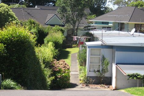 Photo of property in 1/11 Aorangi Place, Birkenhead, Auckland, 0626