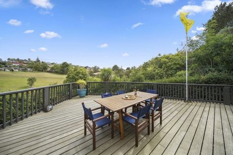 Photo of property in 29 Woodview Rise, Botany Downs, Auckland, 2010