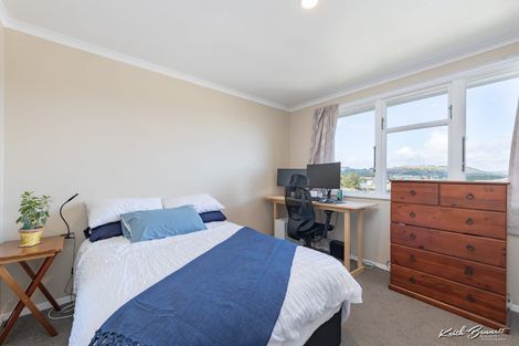 Photo of property in 11 Penguin Grove, Waitangirua, Porirua, 5024