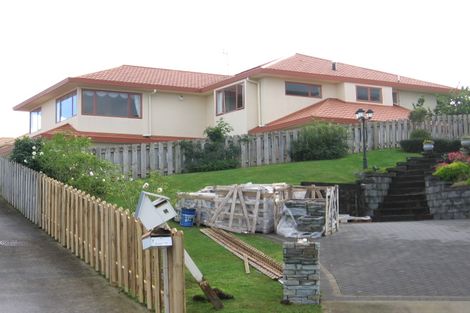 Photo of property in 7 Figtree Terrace, Goodwood Heights, Auckland, 2105