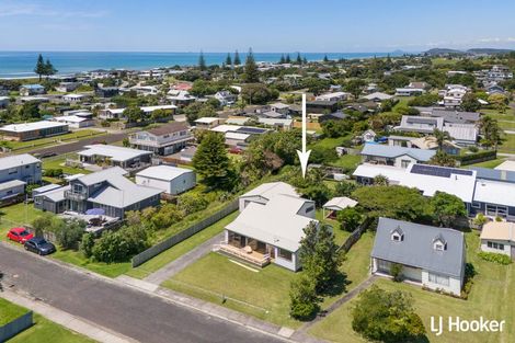 Photo of property in 1 Patterson Place, Waihi Beach, 3611