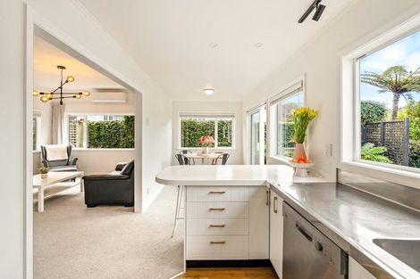 Photo of property in 55 Cashmere Avenue, Khandallah, Wellington, 6035