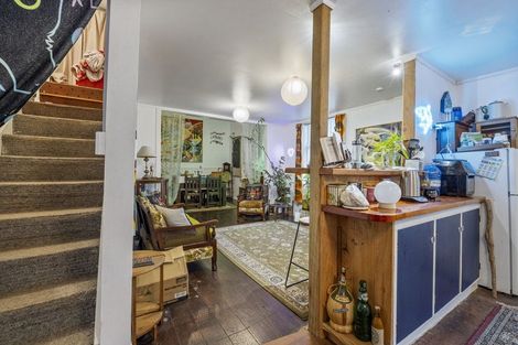 Photo of property in 96 Bridge Street, Eltham, 4322