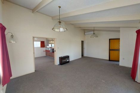 Photo of property in 15 Selwyn Street, Lower Vogeltown, New Plymouth, 4310