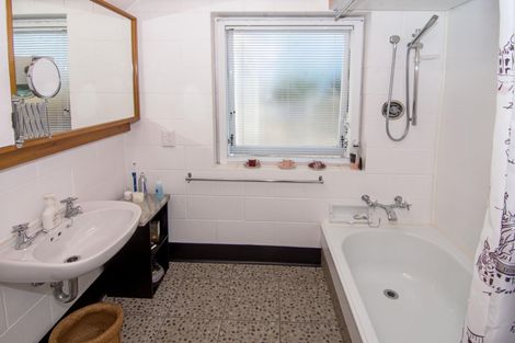 Photo of property in 17 Queen Alexandra Street, Lansdowne, Masterton, 5810