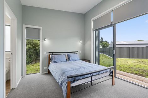 Photo of property in 15a Roberts Street, Martinborough, 5711