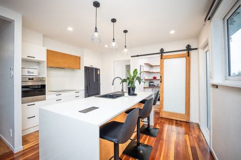 Photo of property in 15 Enderby Drive, Te Atatu Peninsula, Auckland, 0610