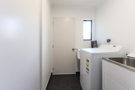 Photo of property in 9 Caulfield Place, Pukehangi, Rotorua, 3015