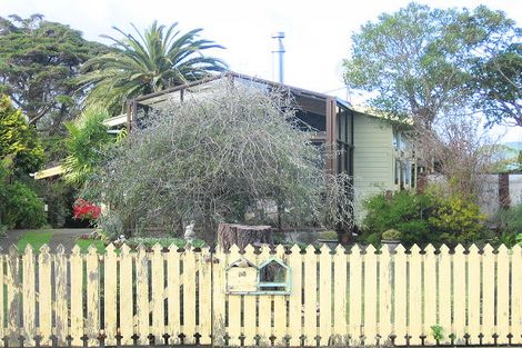 Photo of property in 14 Callender Terrace, Paraparaumu Beach, Paraparaumu, 5032