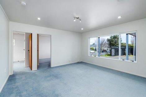 Photo of property in 26 Heta Road, Highlands Park, New Plymouth, 4312