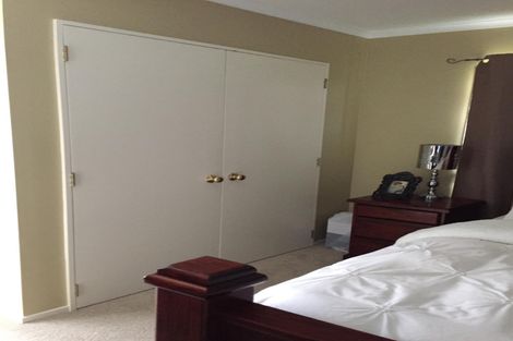 Photo of property in 16 Reremanu Place, Weymouth, Auckland, 2103