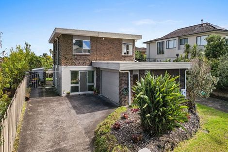 Photo of property in 45 Pigeon Mountain Road, Half Moon Bay, Auckland, 2012