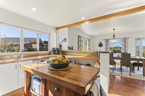 Photo of property in 3 Waiwera Place, Merrilands, New Plymouth, 4312