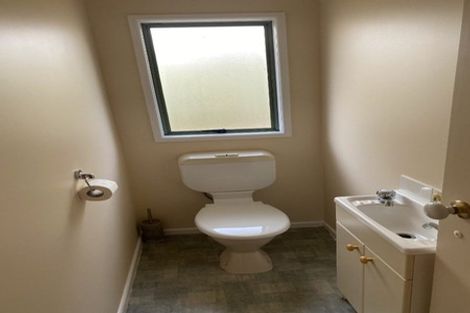 Photo of property in 2/5 Campbell Place, Papakura, 2110