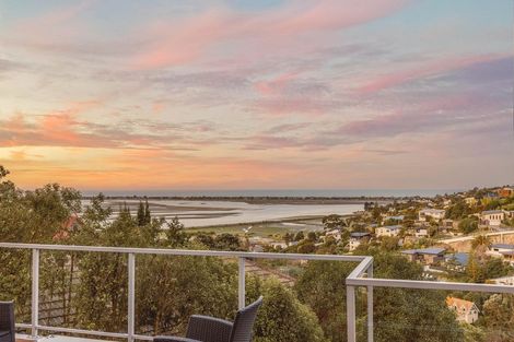 Photo of property in 93 Mount Pleasant Road, Mount Pleasant, Christchurch, 8081