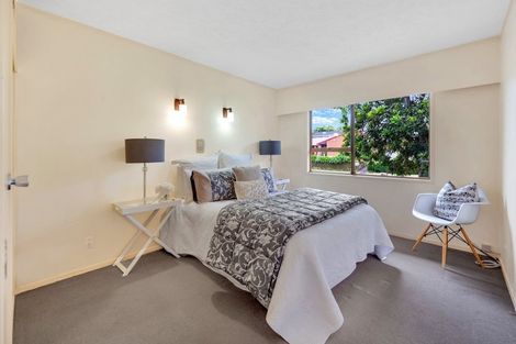 Photo of property in 1/58 Meadway, Sunnyhills, Auckland, 2010