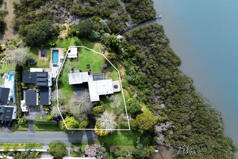 Photo of property in 51 Kent Terrace, Riverhead, 0820