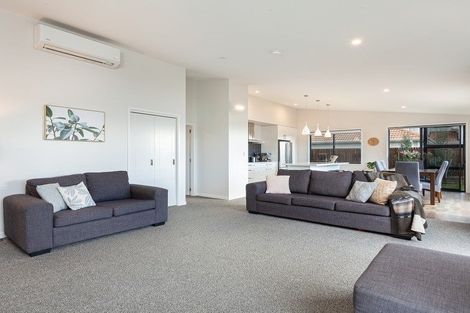 Photo of property in 1320b Papamoa Beach Road, Papamoa Beach, Papamoa, 3118