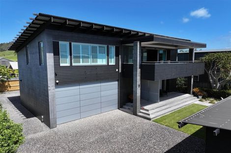 Photo of property in 32 Taumata Road, Omaha, 0986