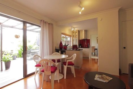 Photo of property in 15 Chip Grove, Sunnyhills, Auckland, 2010