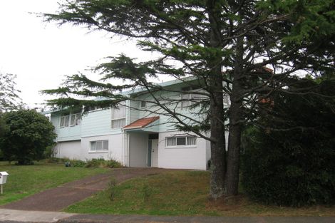 Photo of property in 2/45 Holland Road, Hillcrest, Auckland, 0627