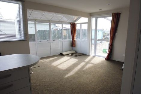 Photo of property in 8 Woodgrove Avenue, North New Brighton, Christchurch, 8083