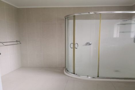 Photo of property in 2/527 Beach Road, Murrays Bay, Auckland, 0630