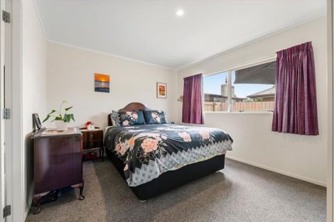 Photo of property in 13 Macloughlin Drive, Te Puke, 3119