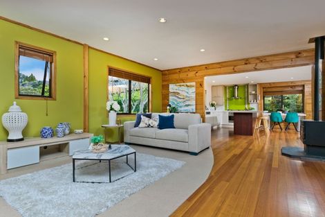 Photo of property in 6 Tasman Avenue, Henderson Valley, Auckland, 0614