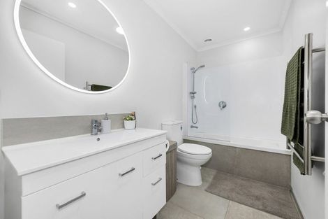 Photo of property in 30 Whareatua Avenue, Takanini, 2112