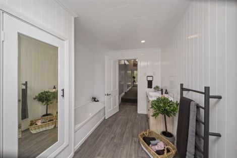 Photo of property in 36 Tawhiti Road, Hawera, 4610