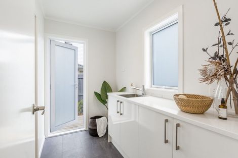 Photo of property in 2/13 Oregon Avenue, Avondale, Auckland, 1026