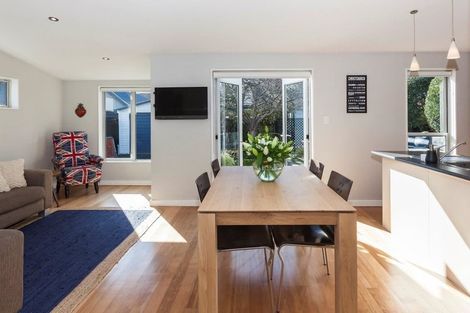 Photo of property in 216 Springfield Road, St Albans, Christchurch, 8014