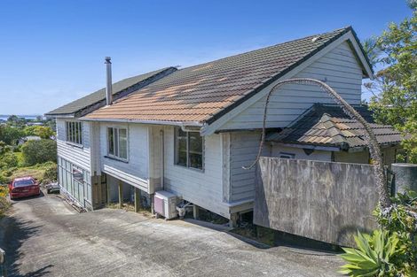 Photo of property in 10 Surf Road, Stanmore Bay, Whangaparaoa, 0932