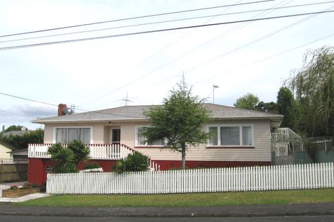 Photo of property in 1/17 Lyndhurst Road, Te Atatu South, Auckland, 0610