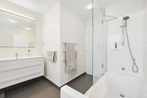 Photo of property in 1/266 Forrest Hill Road, Forrest Hill, Auckland, 0620