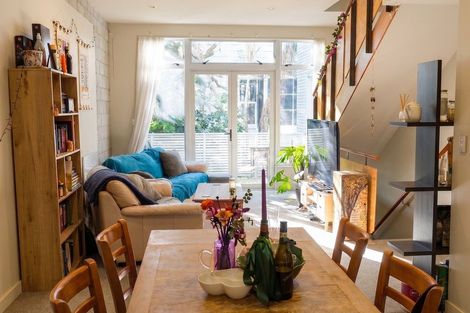 Photo of property in Mondrian Townhouses, 7/24 Hanson Street, Mount Cook, Wellington, 6021