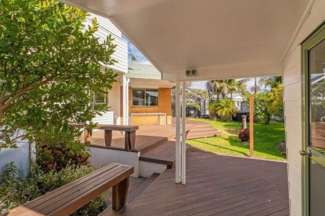 Photo of property in 19 Martin Place, Cooks Beach, Whitianga, 3591