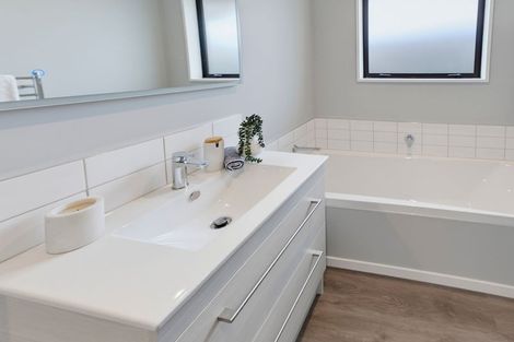 Photo of property in 52 Valecrest Avenue, Parklands, Christchurch, 8083