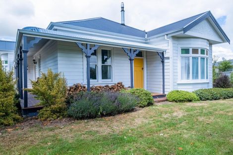 Photo of property in 43 Rhodes Street, Waimate, 7924