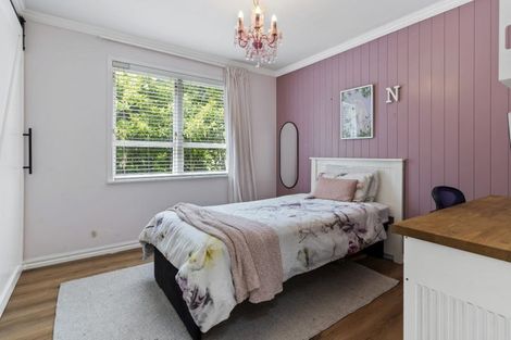 Photo of property in 24 Tauhinu Road, Greenhithe, Auckland, 0632