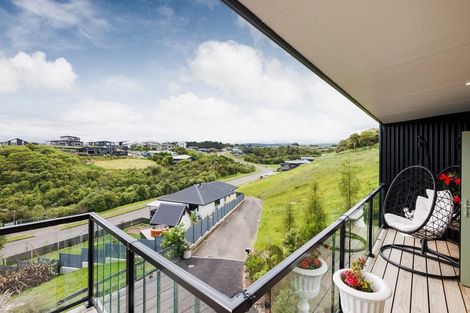 Photo of property in 121 Cashmere Drive, Fitzherbert, Palmerston North, 4410