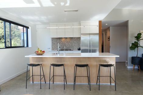 Photo of property in 3 Te Heke Place, Waikanae, 5036