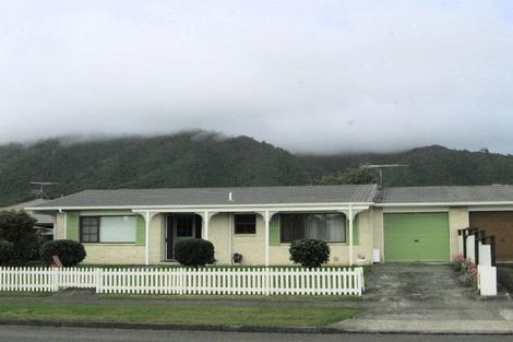 Photo of property in 62 Sylvan Avenue, Waikanae, 5036