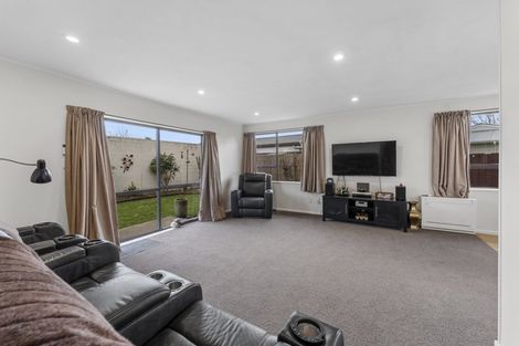Photo of property in 1/25 La Perouse Place, Northcote, Christchurch, 8052