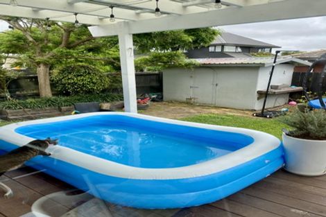 Photo of property in 1/135 Onewa Road, Northcote, Auckland, 0627