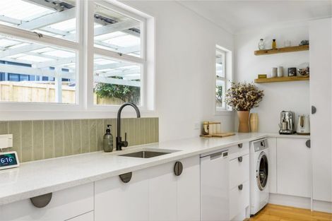 Photo of property in 102 Union Road, Howick, Auckland, 2014