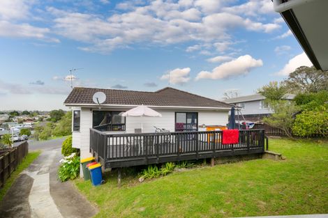 Photo of property in 8 Landow Place, Henderson, Auckland, 0612