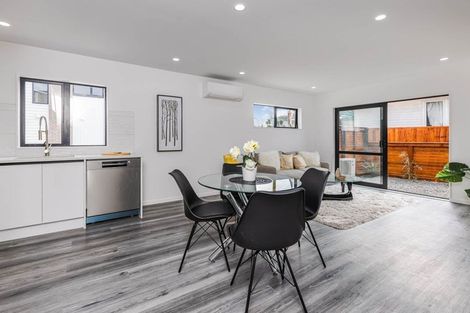 Photo of property in 7b Gladfield Lane, Te Atatu Peninsula, Auckland, 0610