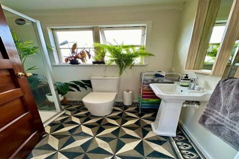 Photo of property in 1090 Great North Road, Point Chevalier, Auckland, 1022